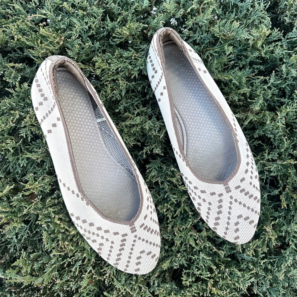 Skechers Women's Cleo 2.0 Be Amazed‎ Memory Foam Loafers Size 11 Beige Mocha